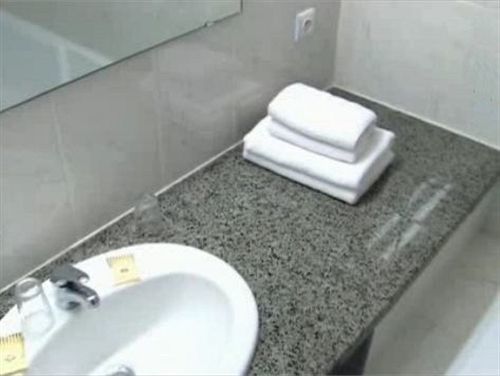 Hotel Le Strasbourg Mulhouse Eksteriør bilde